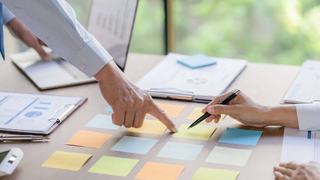 estratégias para transformar ideias em negócios lucrativos