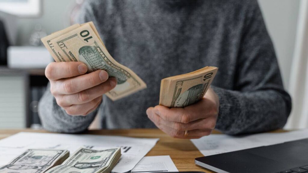 Como economizar dinheiro em 4 passos definitivos