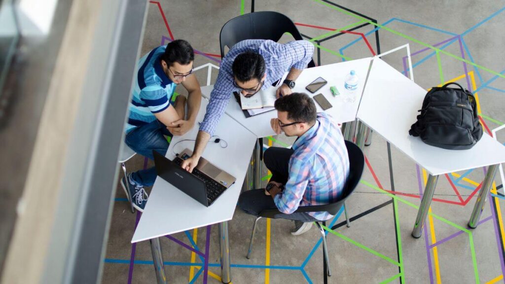 Superando Desafios Comuns ao Construir Networking