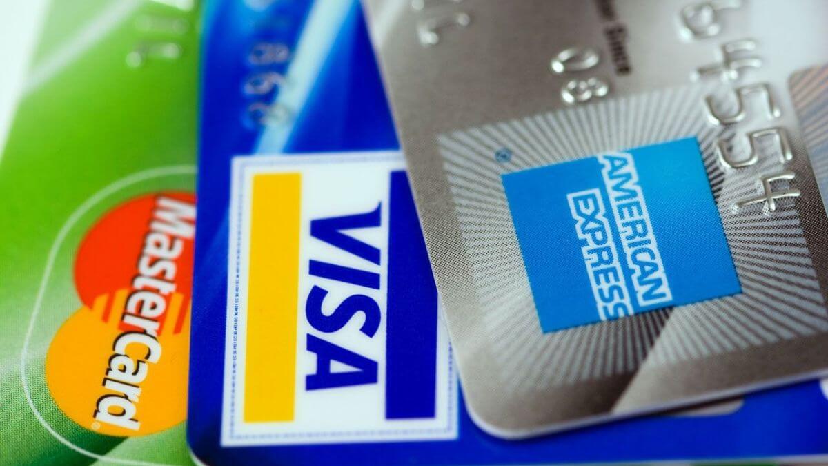 cartão de crédito com nome sujo